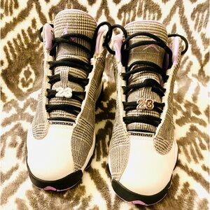 Jordan 13 Retro (GS) Black Lilac White DN3938-015